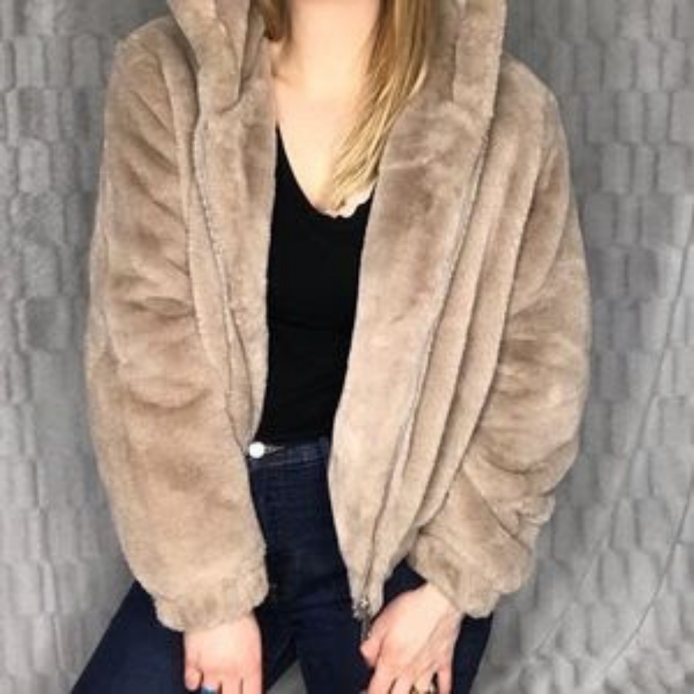 BAGATELLE NYC - womens faux fur jacket/coat. silky interior - SIZE SMALL
